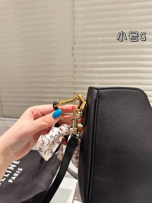 CELINE 2025年新作 カミーユ バッグ - スモールサイズ (25×17cm)